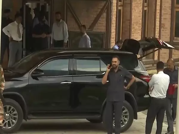 मुख्यमंत्री उमर अब्दुल्ला ने Pahalgam में कैबिनेट बैठक की अध्यक्षता की मुख्यमंत्री उमर अब्दुल्ला ने Pahalgam में कैबिनेट बैठक की अध्यक्षता की
