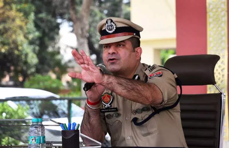 Ludhiana पुलिस आयुक्त ने चार पुलिस अधिकारियों को बर्खास्त किया Ludhiana पुलिस आयुक्त ने चार पुलिस अधिकारियों को बर्खास्त किया