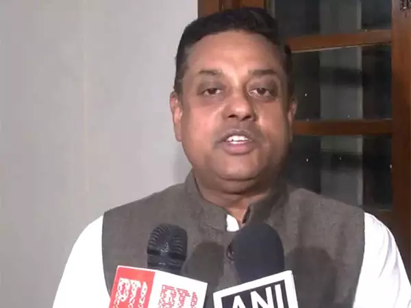 भाजपा के संबित पात्रा ने खड़गे के भयानक सपने वाले बयान की आलोचना की भाजपा के संबित पात्रा ने खड़गे के भयानक सपने वाले बयान की आलोचना की