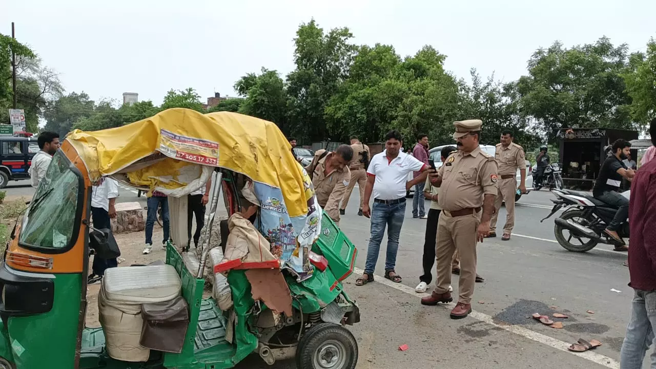 Saifai: ऑटो व ट्रक की भिड़ंत में रिटायर्ड दरोगा की मौत Saifai: ऑटो व ट्रक की भिड़ंत में रिटायर्ड दरोगा की मौत