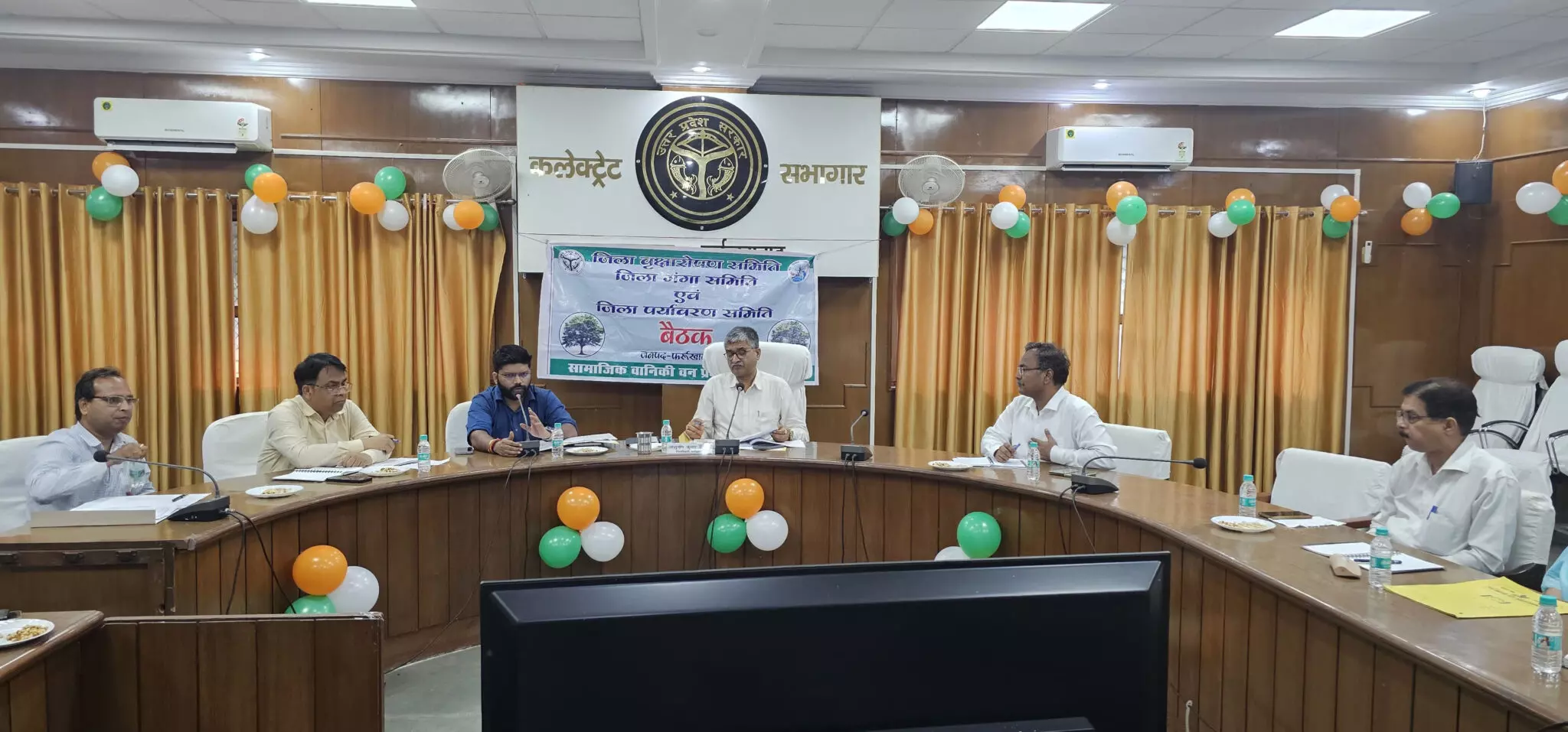 Farrukhabad: वित्तीय वर्ष जनपद में 370940 पौधे रोपने का लक्ष्य हुआ प्राप्त: जिलाधिकारी आशुतोष कुमार द्विवेदी Farrukhabad: वित्तीय वर्ष जनपद में 370940 पौधे रोपने का लक्ष्य हुआ प्राप्त: जिलाधिकारी आशुतोष कुमार द्विवेदी
