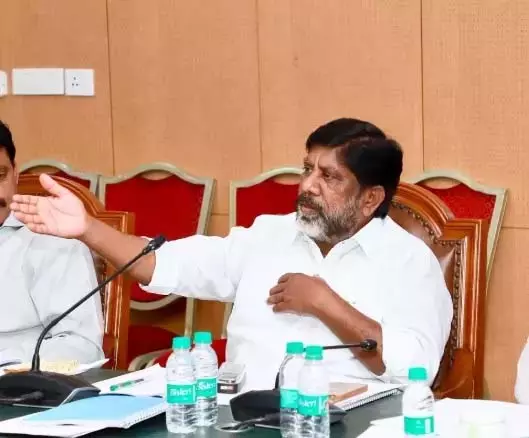 Telangana: वित्त विभाग भू भारती के प्रभावी क्रियान्वयन में बाधा डाल रहा Telangana: वित्त विभाग भू भारती के प्रभावी क्रियान्वयन में बाधा डाल रहा
