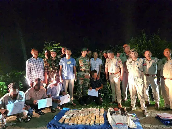 Cachar में 3.5 करोड़ रुपये की ड्रग्स जब्त, एक तस्कर गिरफ्तार Cachar में 3.5 करोड़ रुपये की ड्रग्स जब्त, एक तस्कर गिरफ्तार