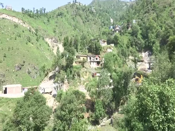 जम्मू-कश्मीर: दरहाल की पहली पक्की सड़क Rajouri के दूरदराज के गांवों को जोड़ेगी जम्मू-कश्मीर: दरहाल की पहली पक्की सड़क Rajouri के दूरदराज के गांवों को जोड़ेगी