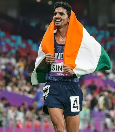 एशियाई एथलेटिक्स: गुलवीर सिंह ने जीता स्वर्ण, सेबेस्टियन को मिला कांस्य पदक एशियाई एथलेटिक्स: गुलवीर सिंह ने जीता स्वर्ण, सेबेस्टियन को मिला कांस्य पदक