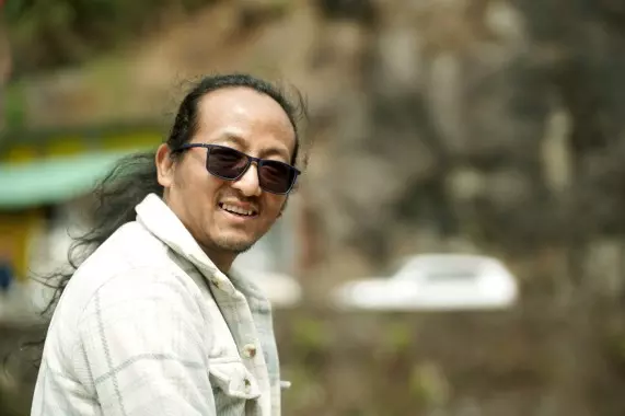 Sikkim : प्रबीन खालिंग की चिया गुफ़ को थेगिम साहित्यिक पुरस्कार Sikkim : प्रबीन खालिंग की चिया गुफ़ को थेगिम साहित्यिक पुरस्कार