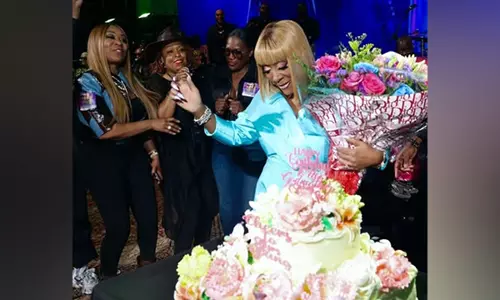Patti Labelle ने प्रशंसकों से उम्र बढ़ने से डरो मत Patti Labelle ने प्रशंसकों से उम्र बढ़ने से डरो मत