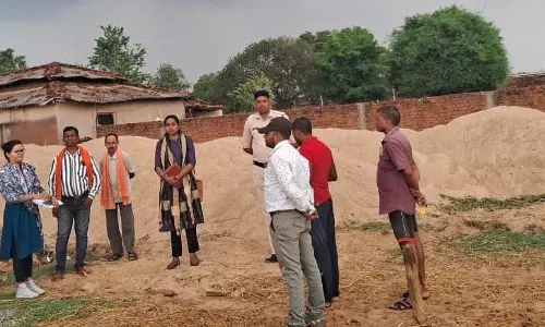 355 ट्रिप रेत जब्त, अवैध उत्खनन कर रखा गया था डंप कर 355 ट्रिप रेत जब्त, अवैध उत्खनन कर रखा गया था डंप कर