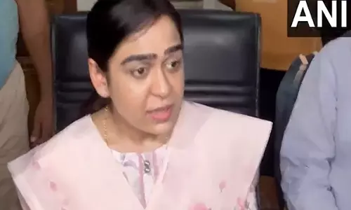 मुझे क्यों पीटा गया, मेरी ज़िंदगी बर्बाद क्यों की गई? RJD नेता तेज प्रताप यादव की पूर्व पत्नी ने चुप्पी तोड़ी मुझे क्यों पीटा गया, मेरी ज़िंदगी बर्बाद क्यों की गई? RJD नेता तेज प्रताप यादव की पूर्व पत्नी ने चुप्पी तोड़ी