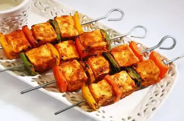 घर पर तैयार करें Paneer Tikka, भूल जाएंगे होटल का स्वाद