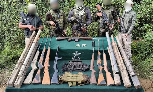 Manipur: भारतीय सेना, असम राइफल्स ने समन्वित अभियान में 13 उग्रवादी कार्यकर्ताओं को गिरफ्तार किया, हथियार जब्त किए