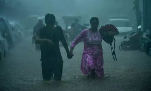 Mumbai में आज भारी बारिश और आंधी का अलर्ट