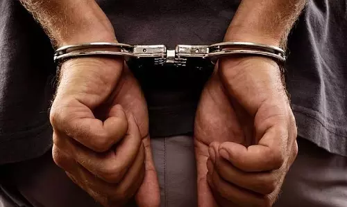 Odisha के बलांगीर में पत्रकार पर हमला करने के आरोप में तीन गिरफ्तार Odisha के बलांगीर में पत्रकार पर हमला करने के आरोप में तीन गिरफ्तार