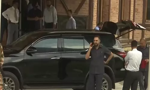मुख्यमंत्री उमर अब्दुल्ला ने Pahalgam में कैबिनेट बैठक की अध्यक्षता की मुख्यमंत्री उमर अब्दुल्ला ने Pahalgam में कैबिनेट बैठक की अध्यक्षता की