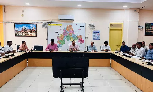 Jhalawar: जिला कलेक्टर राठौड़ अंतरराष्ट्रीय योग दिवस की तैयारी को लेकर बैठक सम्पन्न Jhalawar: जिला कलेक्टर राठौड़ अंतरराष्ट्रीय योग दिवस की तैयारी को लेकर बैठक सम्पन्न