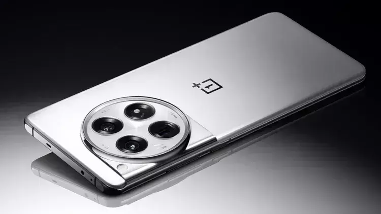 16GB RAM, 64MP कैमरा वाले OnePlus 12 की गिरी कीमत, यहां से खरीदें सस्ता