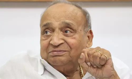 Kerala : सांसद वीरेंद्र कुमार स्मृति भाषण भारत कहां जा रहा Kerala : सांसद वीरेंद्र कुमार स्मृति भाषण भारत कहां जा रहा