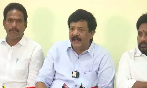 सरकार फिल्म उद्योग के विकास के लिए प्रतिबद्ध: Durgesh सरकार फिल्म उद्योग के विकास के लिए प्रतिबद्ध: Durgesh