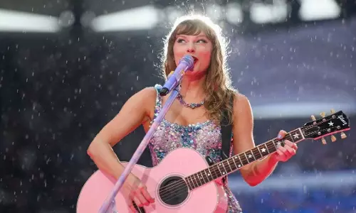 Taylor Swift ने 2025 AMAs को छोड़ दिया, प्रशंसक पुरस्कार न मिलने और टीवी पर प्रतिष्ठा न मिलने की घोषणा से हैरान