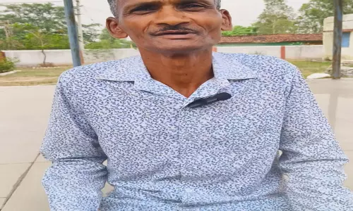 अभिलेख में त्रुटि सुधार होने पर बहुत खुश हैं पवन अब मिलेगा शासकीय योजनाओं का लाभ अभिलेख में त्रुटि सुधार होने पर बहुत खुश हैं पवन अब मिलेगा शासकीय योजनाओं का लाभ