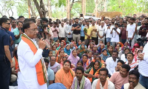 मौसम खराब होने की वजह से CM साय सड़क मार्ग से रायगढ़ रवाना हुए मौसम खराब होने की वजह से CM साय सड़क मार्ग से रायगढ़ रवाना हुए