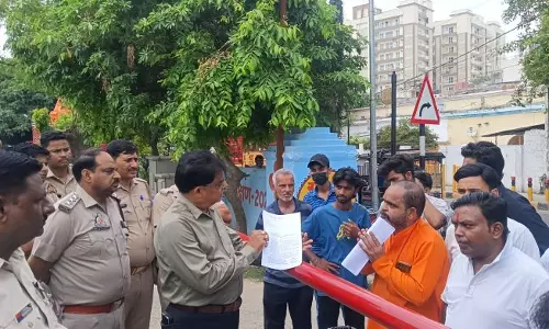 Moradabad: हिंदू समाज पार्टी ने जेल में कैदियों से अवैध वसूली पर जताई आपत्ति Moradabad: हिंदू समाज पार्टी ने जेल में कैदियों से अवैध वसूली पर जताई आपत्ति