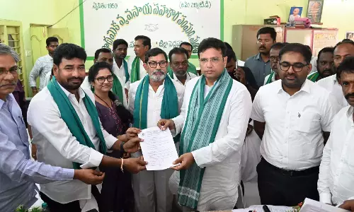 Telangana: पेद्दापल्ली में पैक्स की सौर इकाइयां शुरू हुई Telangana: पेद्दापल्ली में पैक्स की सौर इकाइयां शुरू हुई