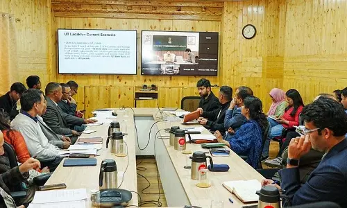 Ladakh के मुख्य सचिव ने राज्य के कानूनों को अपराधमुक्त करने की समीक्षा की