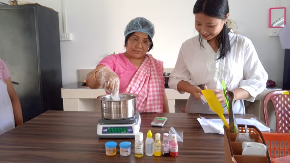 सेना समर्थित पहल ने Manipur , नागालैंड में पारंपरिक शिल्प को पुनर्जीवित किया