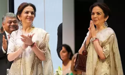 DAIS इवेंट में नीता अंबानी ने बदला अंदाज DAIS इवेंट में नीता अंबानी ने बदला अंदाज