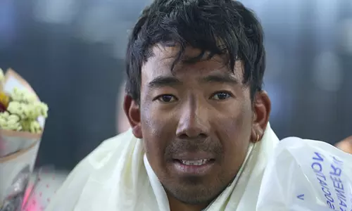 15 दिनों में 4 बार एवरेस्ट पर चढ़ने वाले नेपाली पर्वतारोही ताशी ग्यालजेन शेरपा का भव्य स्वागत किया गया