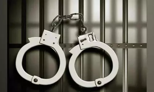 Nizamabad में अंतरराज्यीय ड्रग तस्करी रैकेट का भंडाफोड़ Nizamabad में अंतरराज्यीय ड्रग तस्करी रैकेट का भंडाफोड़