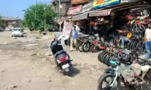 नई बस्ती के दुकानदारों ने NHAI के दुकानें खाली करने के नोटिस पर नाराजगी जताई