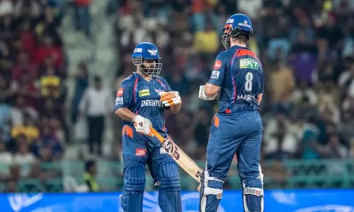 Bhuvneshwar Kumar ने लिया मार्श का बड़ा विकेट Bhuvneshwar Kumar ने लिया मार्श का बड़ा विकेट