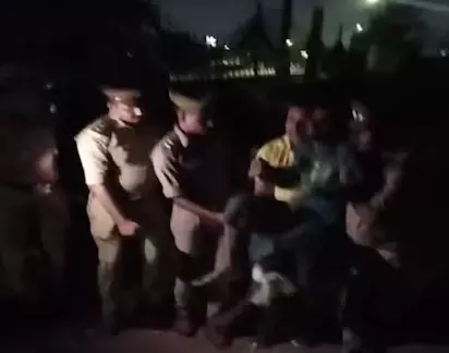 दुष्कर्म का आरोपी मुठभेड़ में गिरफ्तार, सर्च ऑपरेशन में सफलता दुष्कर्म का आरोपी मुठभेड़ में गिरफ्तार, सर्च ऑपरेशन में सफलता