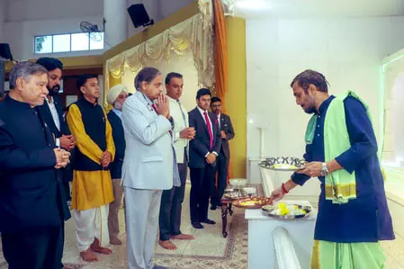 पनामा में थरूर के नेतृत्व वाला सर्वदलीय प्रतिनिधिमंडल पहुंचा भारतीय सांस्कृतिक केंद्र, एक साथ की पूजा-अर्चना पनामा में थरूर के नेतृत्व वाला सर्वदलीय प्रतिनिधिमंडल पहुंचा भारतीय सांस्कृतिक केंद्र, एक साथ की पूजा-अर्चना