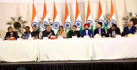 सुप्रिया सुले के प्रतिनिधिमंडल ने दक्षिण अफ्रीका में भारतीय प्रवासियों से मुलाकात की सुप्रिया सुले के प्रतिनिधिमंडल ने दक्षिण अफ्रीका में भारतीय प्रवासियों से मुलाकात की