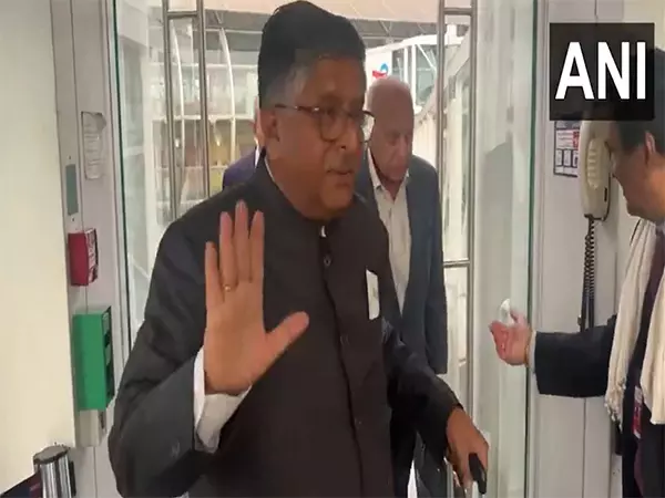 Ravi Shankar के नेतृत्व वाले प्रतिनिधिमंडल ने फ्रांस की यात्रा पूरी की, इटली रवाना Ravi Shankar के नेतृत्व वाले प्रतिनिधिमंडल ने फ्रांस की यात्रा पूरी की, इटली रवाना