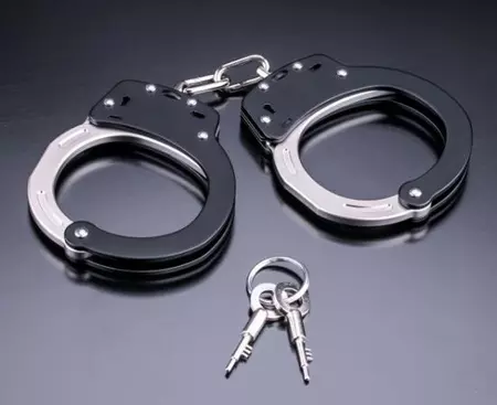 पुलिस ने 48 घंटे में सुलझाई 35 लाख की चोरी, अकाउंटेंट गिरफ्तार पुलिस ने 48 घंटे में सुलझाई 35 लाख की चोरी, अकाउंटेंट गिरफ्तार