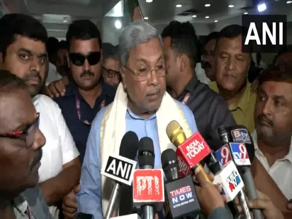 Karnataka CM ने भाजपा के उर्दू को कन्नड़ से ऊपर दावे को सांप्रदायिक नफरत फैलाने के लिए दुर्भावनापूर्ण झूठ बताया Karnataka CM ने भाजपा के उर्दू को कन्नड़ से ऊपर दावे को सांप्रदायिक नफरत फैलाने के लिए दुर्भावनापूर्ण झूठ बताया