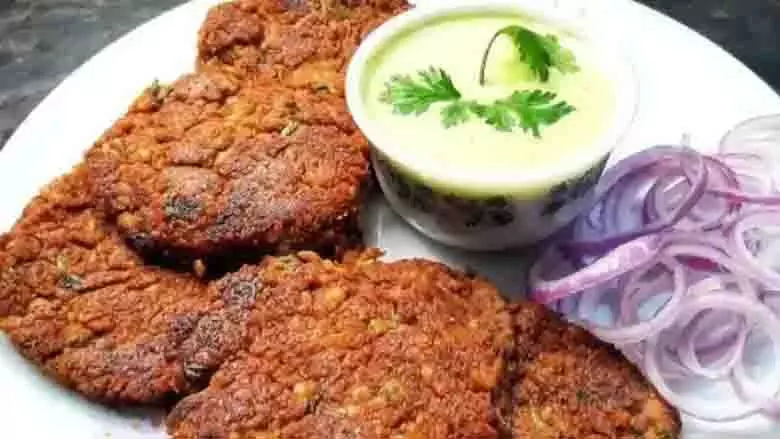 Galouti Kebab Recipe: घर पर बनाएं गलौटी कबाब, जानिए आसान रेसिपी Galouti Kebab Recipe: घर पर बनाएं गलौटी कबाब, जानिए आसान रेसिपी