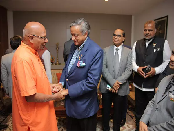 गुयाना ने Shashi Tharoor के नेतृत्व वाले सर्वदलीय प्रतिनिधिमंडल को आतंकवाद के खिलाफ समर्थन की पुष्टि की गुयाना ने Shashi Tharoor के नेतृत्व वाले सर्वदलीय प्रतिनिधिमंडल को आतंकवाद के खिलाफ समर्थन की पुष्टि की