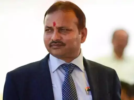 अधिकारी ने 7 साल तक किया दुष्कर्म, अब शादी से मुकर रहा अधिकारी ने 7 साल तक किया दुष्कर्म, अब शादी से मुकर रहा