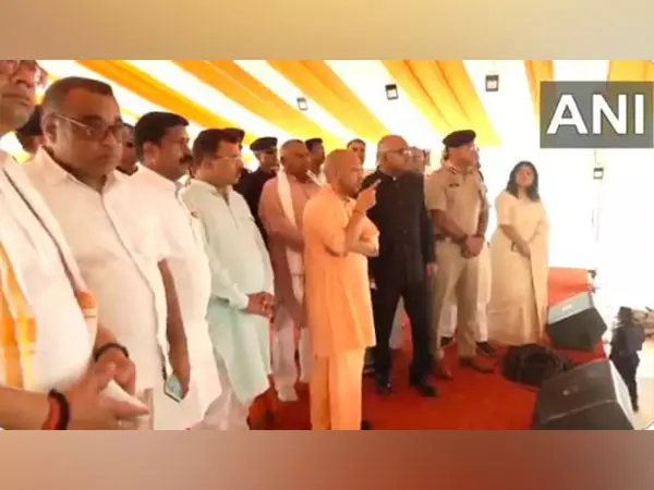 सीएम योगी ने 30 मई को पीएम मोदी के Kanpur दौरे से पहले व्यवस्थाओं की समीक्षा की सीएम योगी ने 30 मई को पीएम मोदी के Kanpur दौरे से पहले व्यवस्थाओं की समीक्षा की