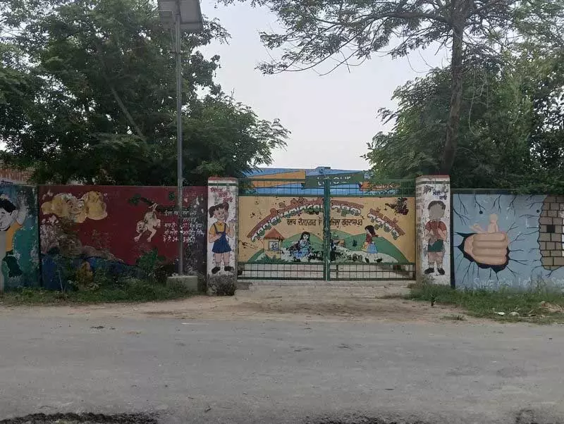 Punjab: सरपंच ने मनरेगा का पैसा हड़प लिया Punjab: सरपंच ने मनरेगा का पैसा हड़प लिया