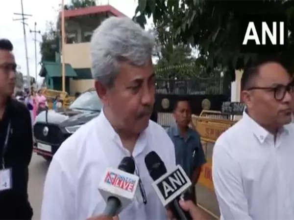 Manipur विधायकों ने राज्यपाल अजय भल्ला से राज्य में लोकप्रिय सरकार बनाने का आग्रह किया Manipur विधायकों ने राज्यपाल अजय भल्ला से राज्य में लोकप्रिय सरकार बनाने का आग्रह किया