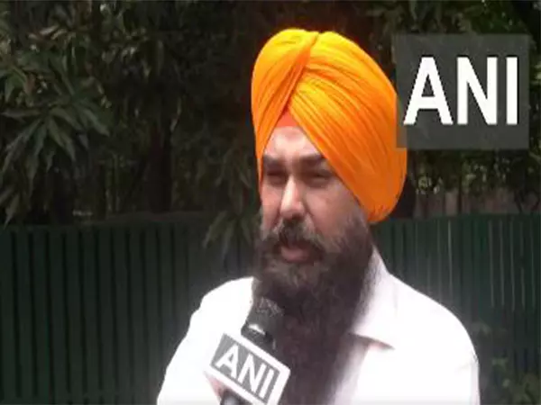 आप भ्रष्टाचार पर कोई समझौता नहीं करेगी: फाजिल्का एसएसपी के निलंबन पर AAP MP मलविंदर कांग आप भ्रष्टाचार पर कोई समझौता नहीं करेगी: फाजिल्का एसएसपी के निलंबन पर AAP MP मलविंदर कांग