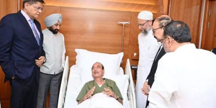 गुलाम नबी आज़ाद अस्पताल में भर्ती: पांडा गुलाम नबी आज़ाद अस्पताल में भर्ती: पांडा
