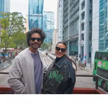 अंगद-नेहा ने हांगकांग में बिताया खास वक्त अंगद-नेहा ने हांगकांग में बिताया खास वक्त