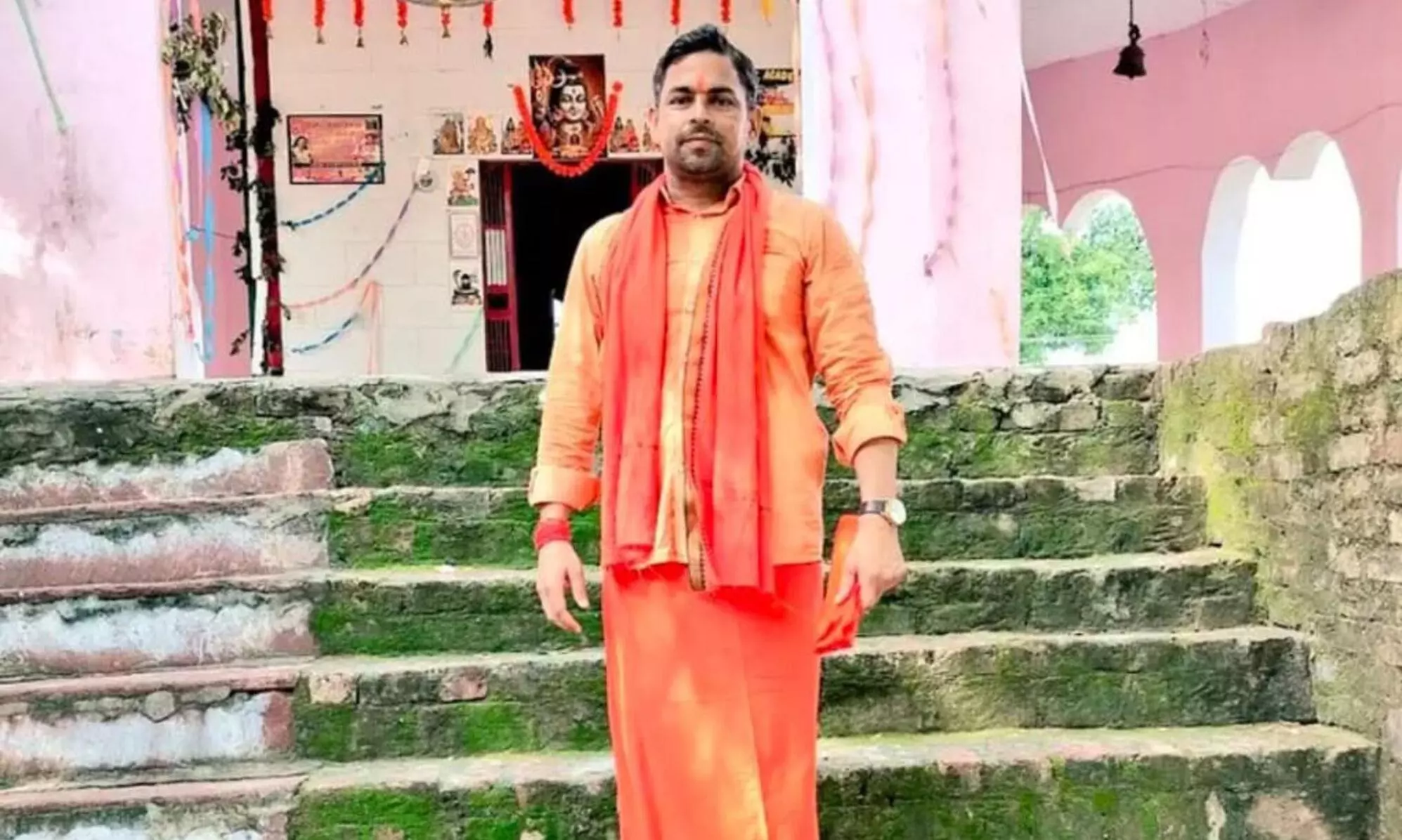 Farrukhabad: 15 जून तक सडक़ न बनी तो लेगें भू-समाधि, भाजपा नेता ने दी धमकी Farrukhabad: 15 जून तक सडक़ न बनी तो लेगें भू-समाधि, भाजपा नेता ने दी धमकी